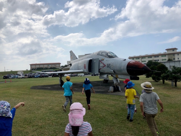飛行機キャンプ〔1日目〕午後は海上自衛隊那覇航空基地でP-3C哨戒機などを見学。旅客機とは違う迫力に圧倒されました!_d0363878_20341218.jpg