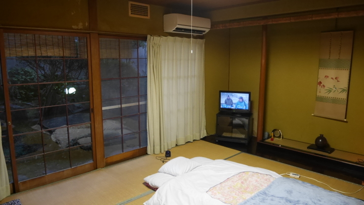市街地の外縁部に佇む旅館-徳島・大正楼_a0385880_22232152.jpg