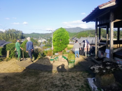 ツツジ植え_d0195183_00415927.jpg