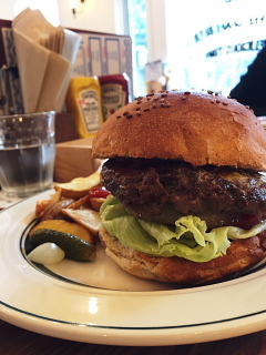 ハンバーガー_c0039501_17312644.jpeg