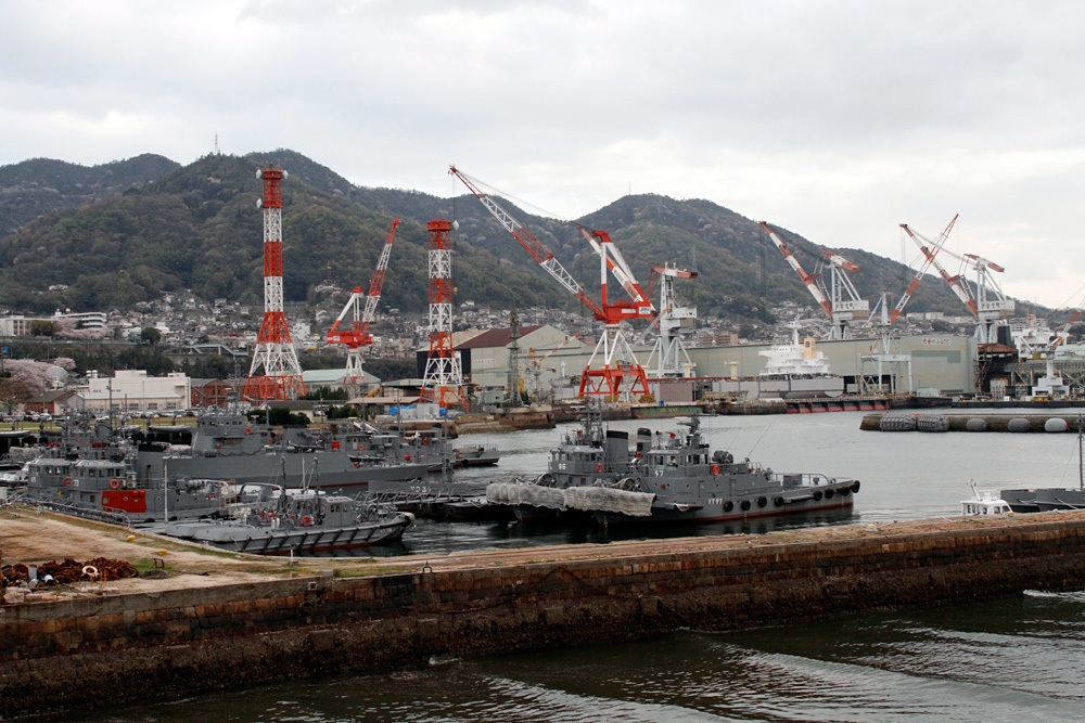 呉 中央桟橋より_d0011713_11034458.jpg