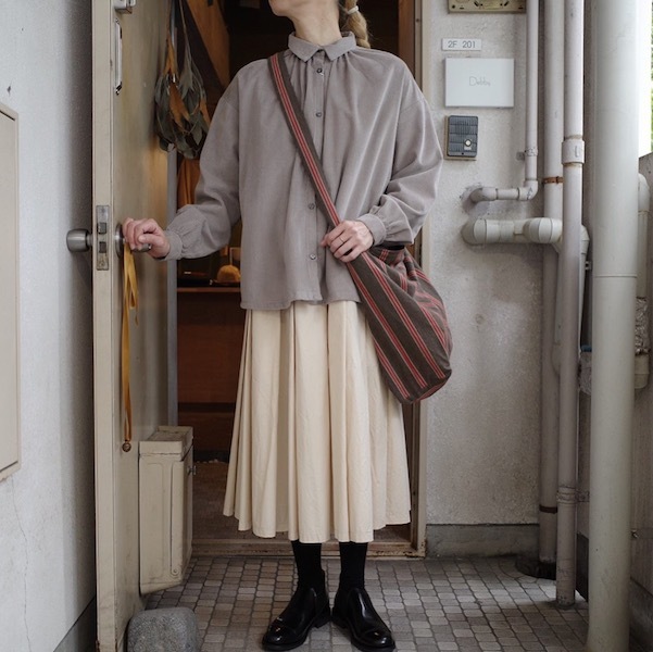 コーデュロイ の ブラウス_d0364239_20054695.jpg