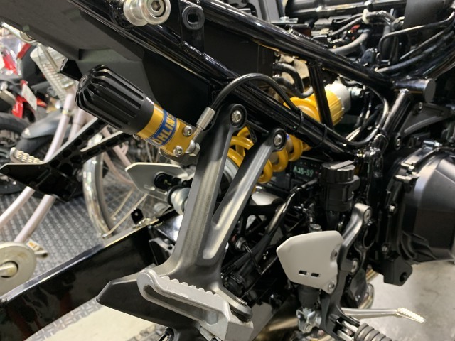 街中で見かけることも多くなった『Z900RS』そろそろ自分好みにカスタムはいかがですか??SCS上野新館_d0099181_16243307.jpg