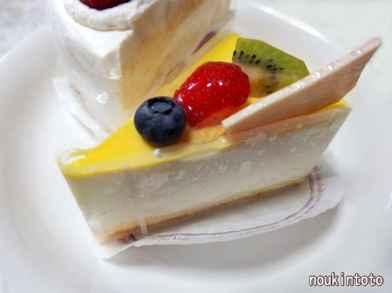 パティスリー ココロ （Patisserie COCORO）_a0019082_2228427.jpg