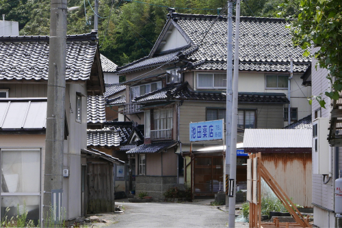 海界の村を歩く 日本海 飛島_d0147406_14531637.jpg