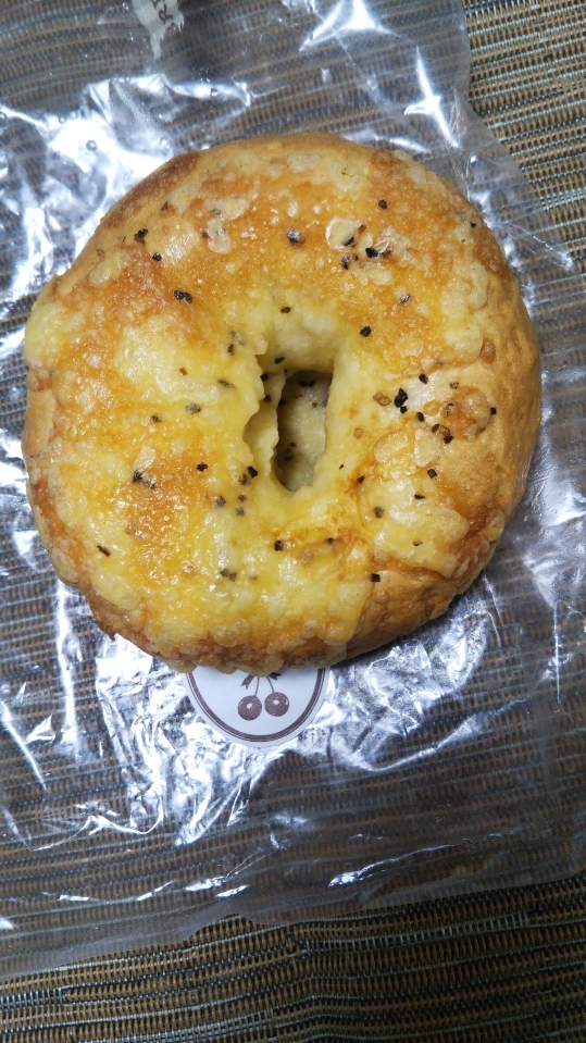 フィオラ 黒こしょうチーズ_f0076001_23312313.jpg
