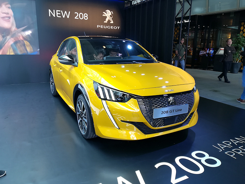 【車】Peugeot 208(2020年モデル）を見てきた　　　　　-2019.10.20-_b0002644_17153484.jpg