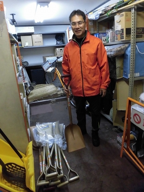 NPOふじ環境倶楽部で台風19号で被災した長野市に支援物資を運搬・納入_f0141310_09013126.jpg