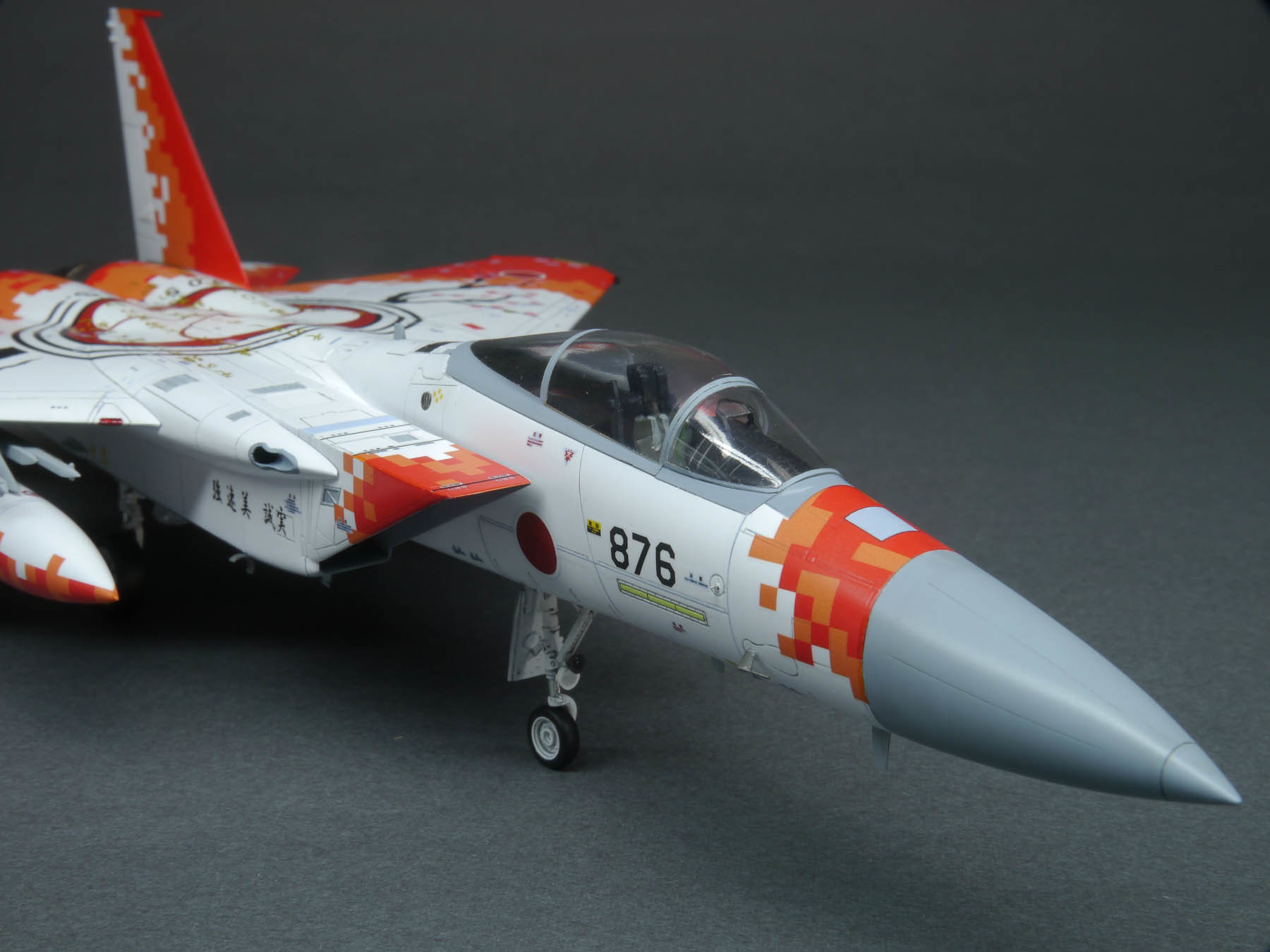 ハセガワ 1/72 F-15Jイーグル 305飛行隊 40周年記念 完成品 : DNF ハセガワ 1/72 F-15Jイーグル 305飛行隊 40周年記念 完成品 : DNF