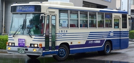 山梨交通のLR_e0030537_23521243.jpg