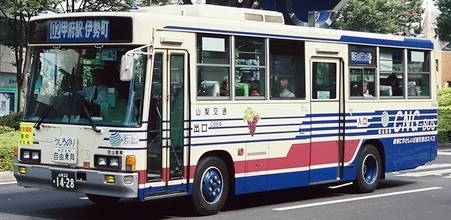 山梨交通のLR_e0030537_23521252.jpg