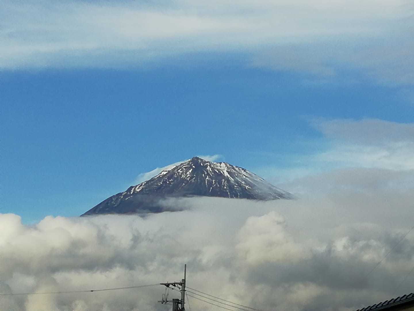 富士山初冠雪_b0089338_17471984.jpg