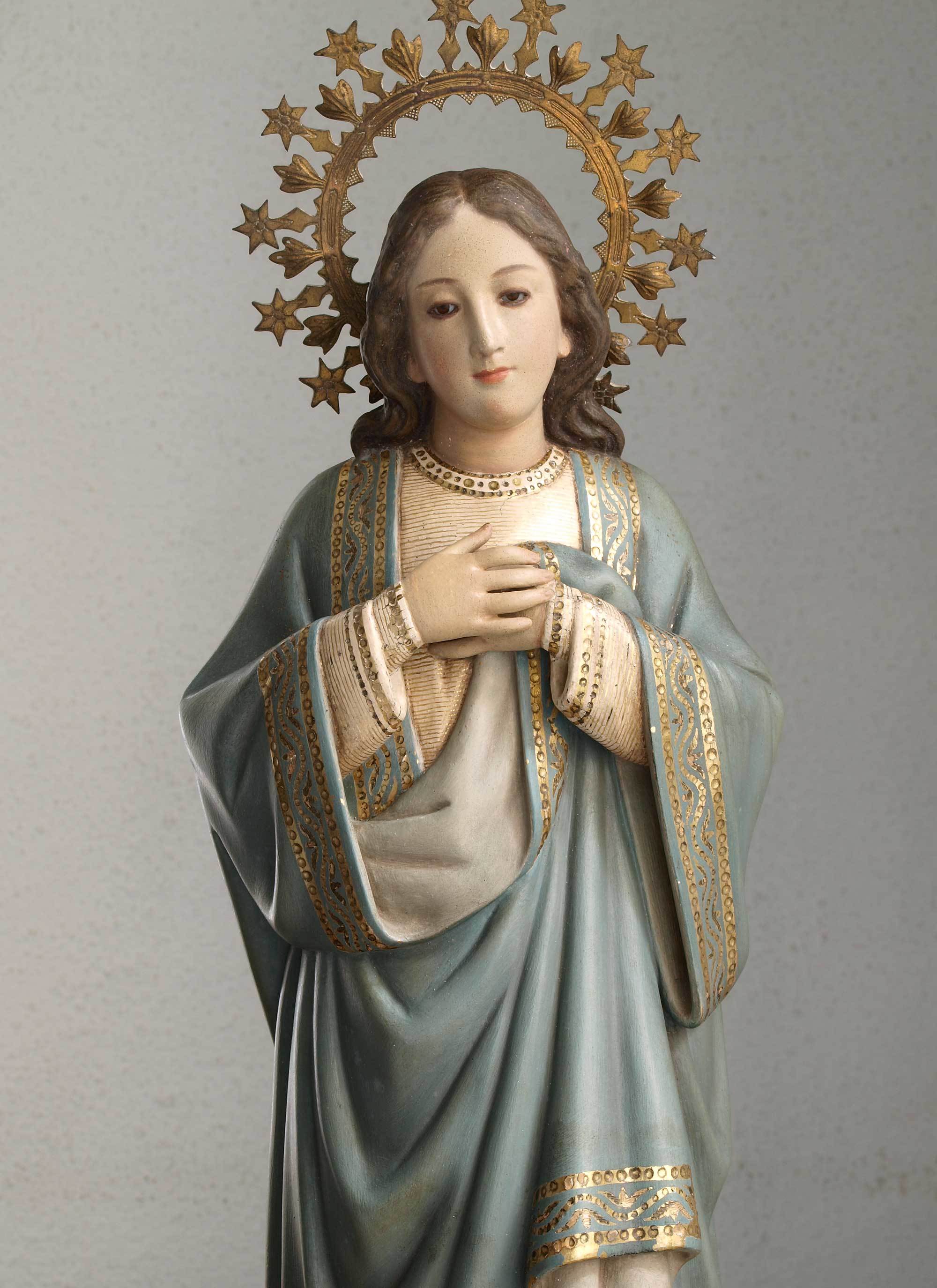 胸に手を当てる聖母マリア像 G694 Glicinia 古道具店