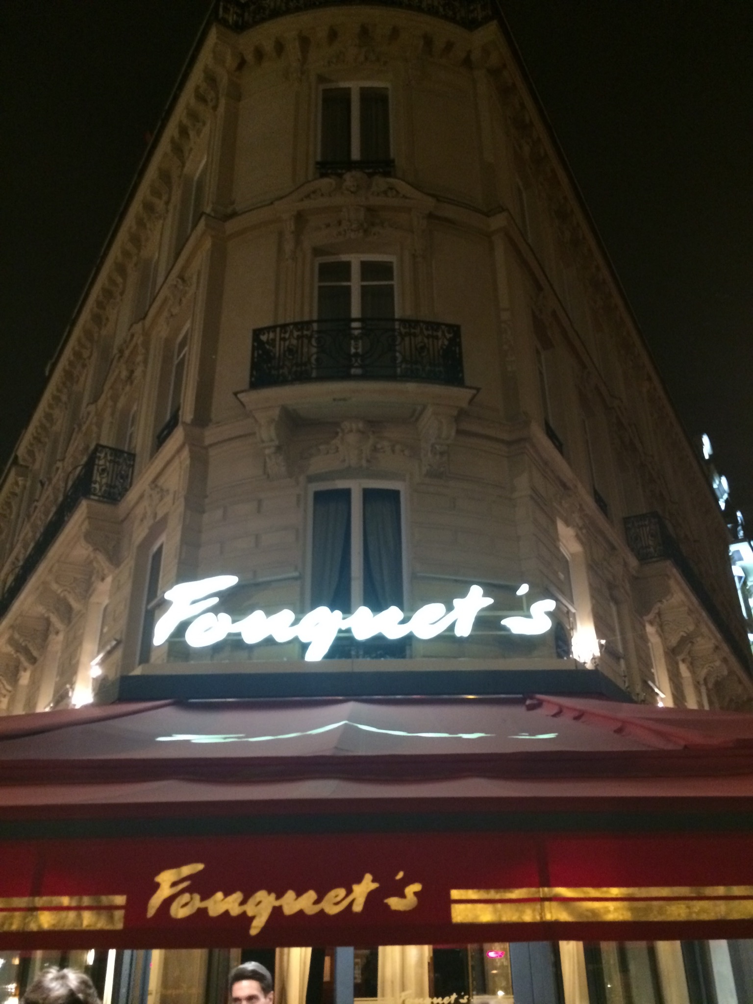 シャンゼリゼ通りのFouquet’s_f0380954_19480516.jpeg