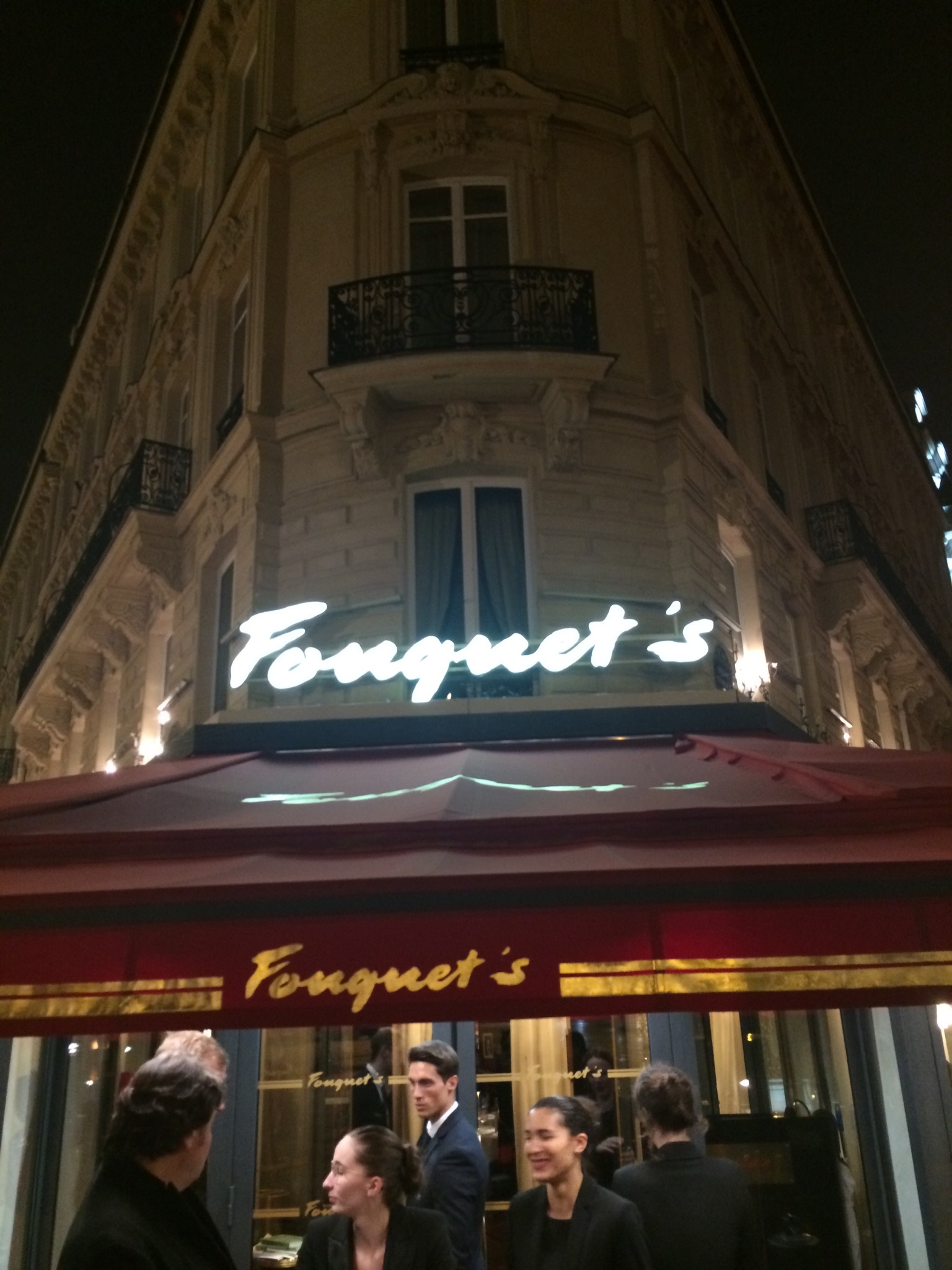 シャンゼリゼ通りのFouquet’s_f0380954_20075798.jpeg