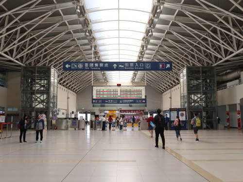 台湾の新幹線に乗って。桃園空港→台中へ移動!_c0351060_00353041.jpg