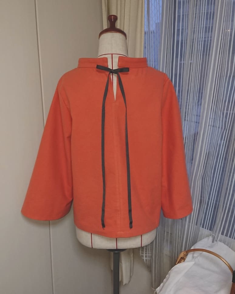 ふんわり袖のトップス_a0356772_20464234.jpg