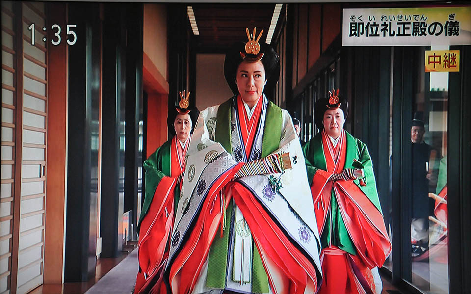 即位礼正殿の儀_b0034897_18262240.jpg