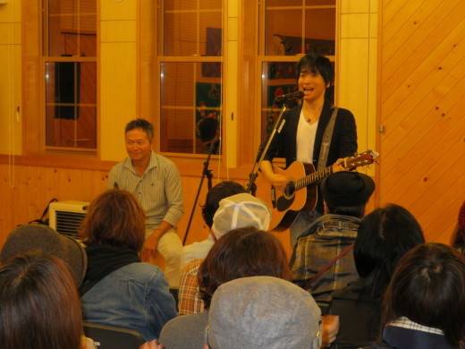 見晴公園だより　はこだてMOMI-Gフェスタミニライブ　10/22　_e0145841_11451644.jpg