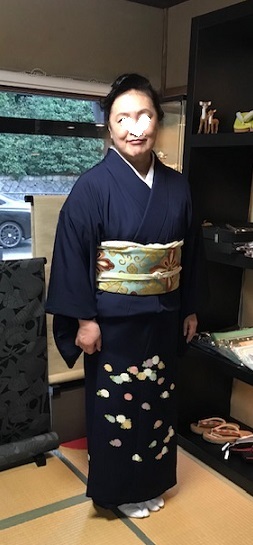 三つ紋の菊の着物で茶道の許状を授与されたお客様 きもの 鶴のブログ