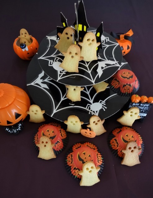 ハロウインに・・おばけのクッキー焼きました♡_e0141159_22323084.jpg