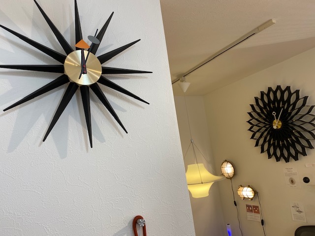 一時輸入が停止していたSUNBURST CLOCK BLACKSUNBURST CLOCK BLACKが久しぶりに入荷しました!_b0125570_11124658.jpg