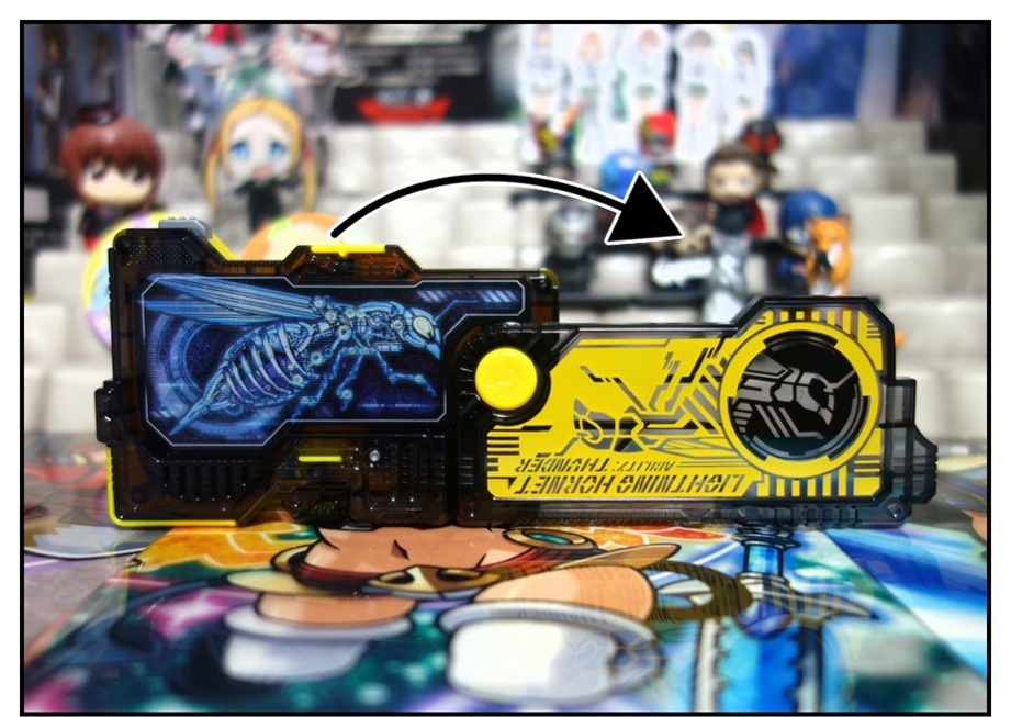 RKF仮面ライダーバルキリー/DXライトニングホーネット/DXフリージングベアーで徹底的に遊ぶ!!_f0205396_21341631.jpg