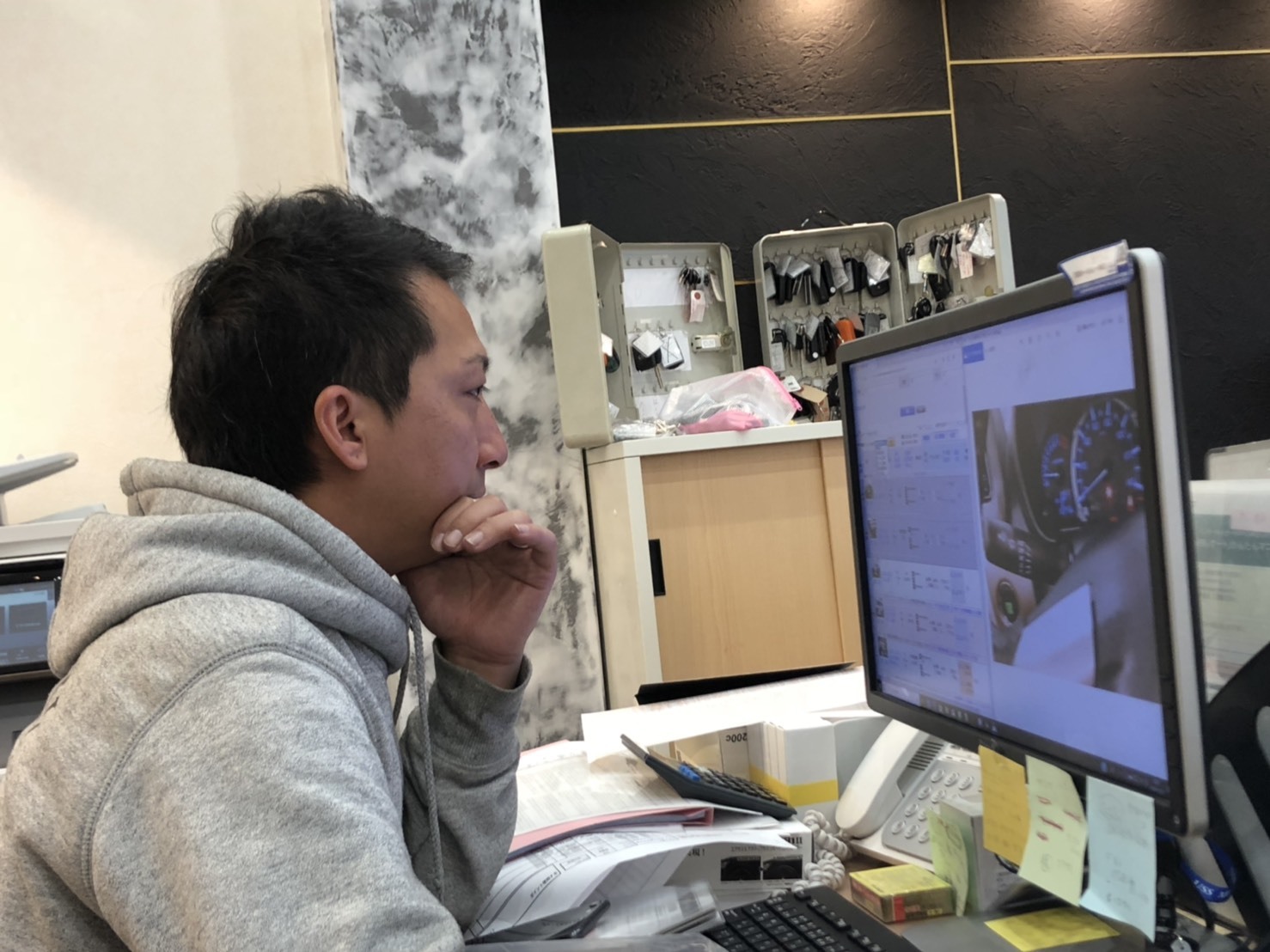 10月25日(金) アルファード入庫しました!!本店ブログ☆彡 ランクル ハマー アルファード♪ _b0127002_20122543.jpg