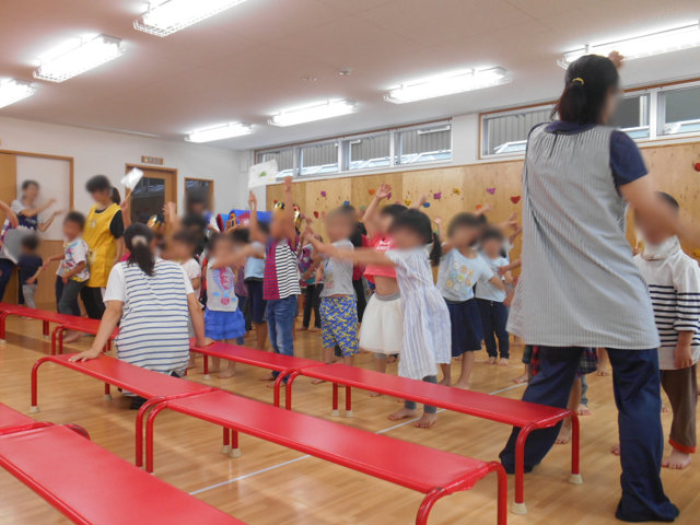 お誕生日会_e0148419_9502360.jpg