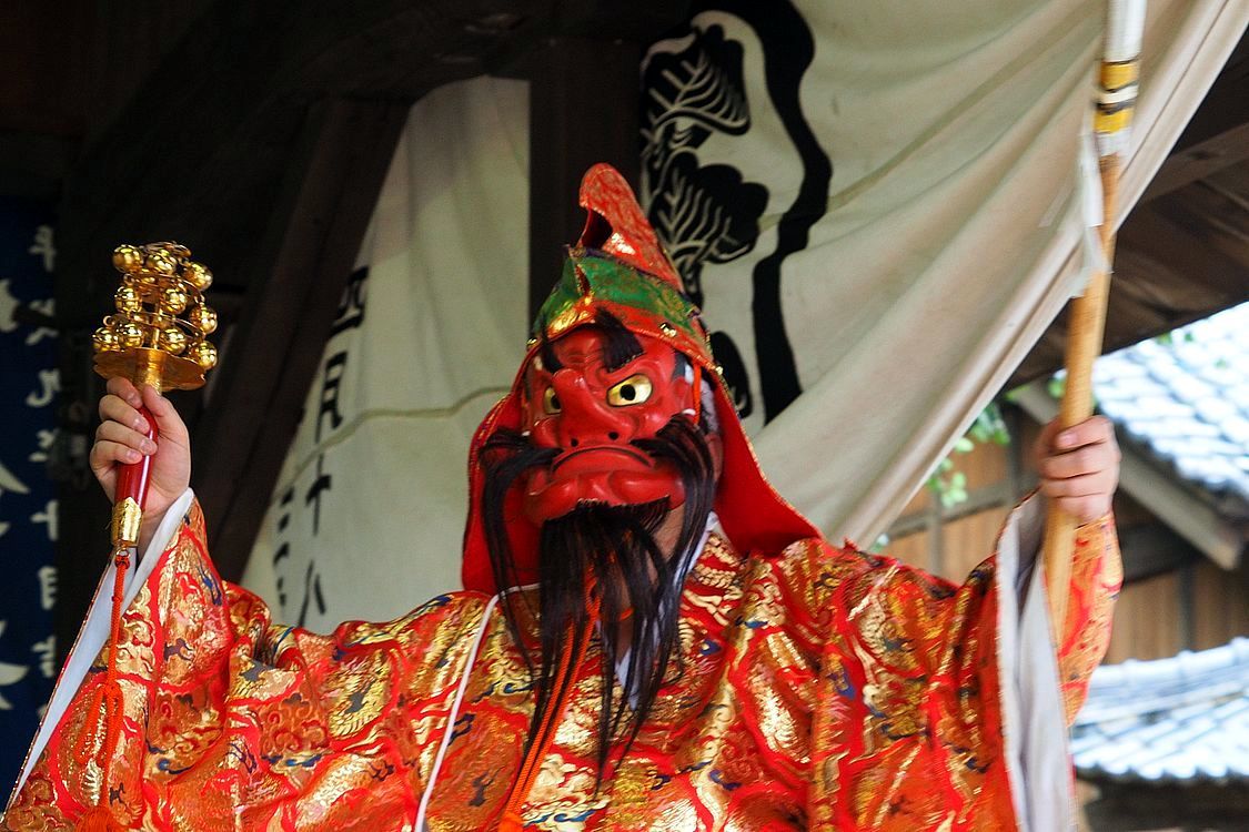 眼光!猿田彦大神・・・太田市・松尾神社奉納神楽_a0031821_09030125.jpg