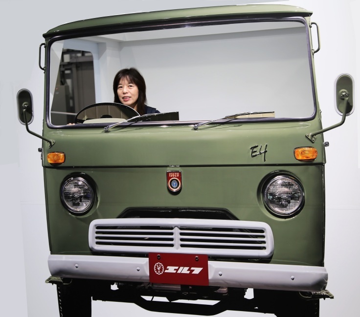 二代目レヴォーグの美しさを語る_f0076731_10560155.jpg