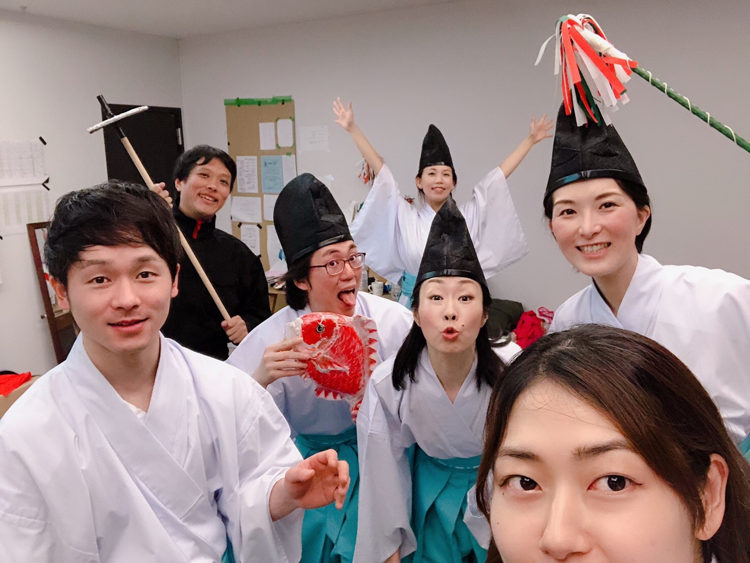 石見神楽なにわ館にて 「大蛇」「恵比寿」「八幡」上演中_c0180209_00572378.jpeg