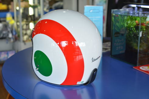 ベスパ・モトグッチのヘルメット新発売_d0100125_12361599.jpg