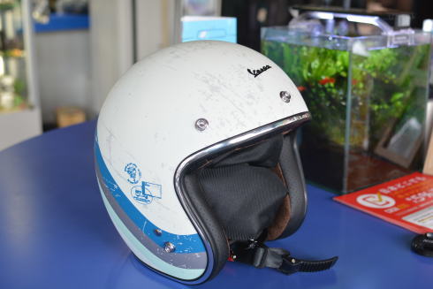 ベスパ・モトグッチのヘルメット新発売_d0100125_12361899.jpg
