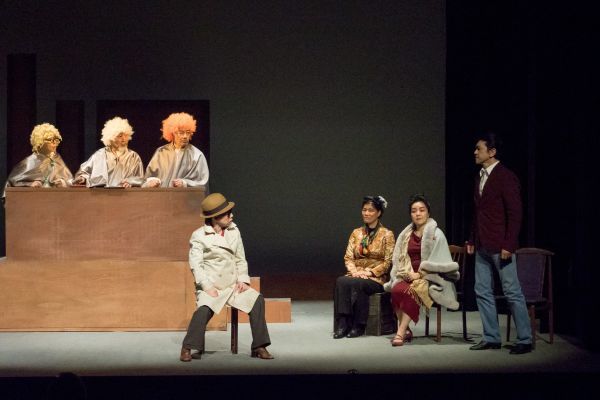 新芸座公演「セチュアンの善人」舞台写真　17_d0172438_22051815.jpg