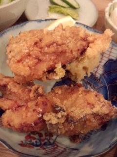 東京ミッドタウン日比谷 HIBIYA CENTRAL MARKET(日比谷中央市場街) 一角の名物 鶏の唐揚げ定食_f0112873_1582541.jpg