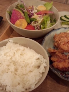 東京ミッドタウン日比谷 HIBIYA CENTRAL MARKET(日比谷中央市場街) 一角の名物 鶏の唐揚げ定食_f0112873_2133698.jpg