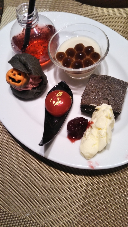 コンラッド東京 セリーズ 「ハロウィン・マジック」スイーツビュッフェ_f0076001_22445688.jpg