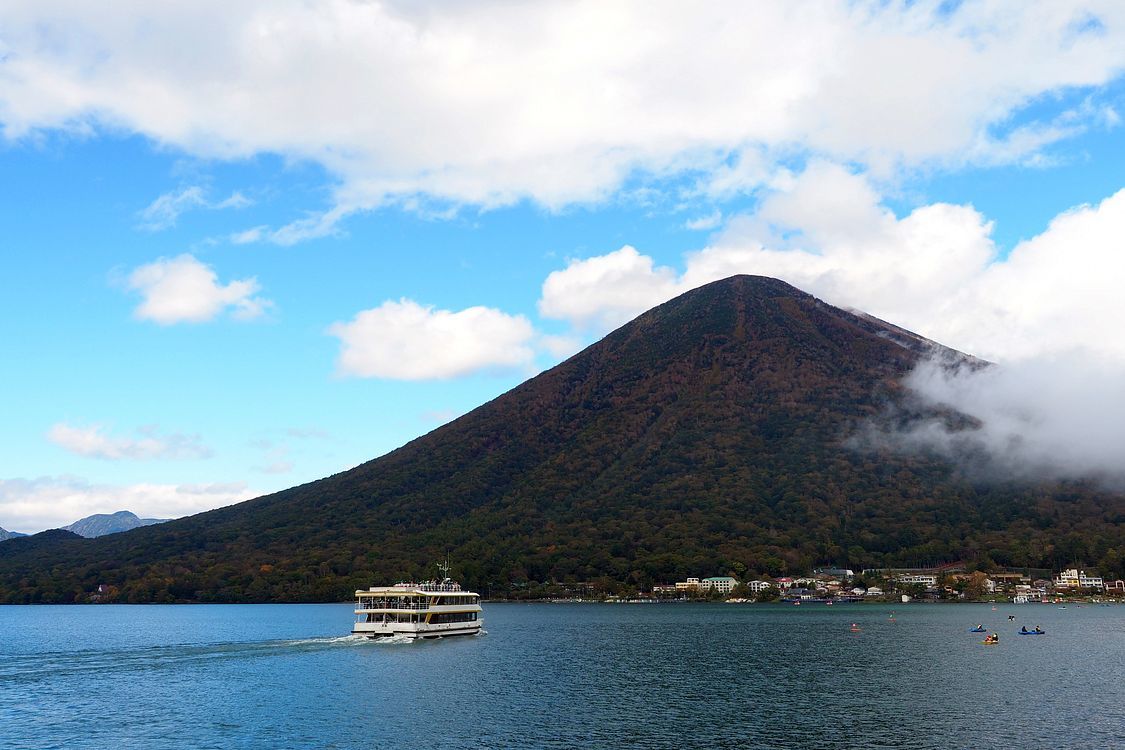 中禅寺湖は夏から秋へ。季節の端境期の風情を。_a0031821_16395479.jpg