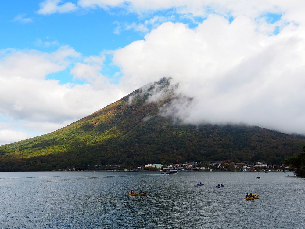 中禅寺湖は夏から秋へ。季節の端境期の風情を。_a0031821_16420265.jpg