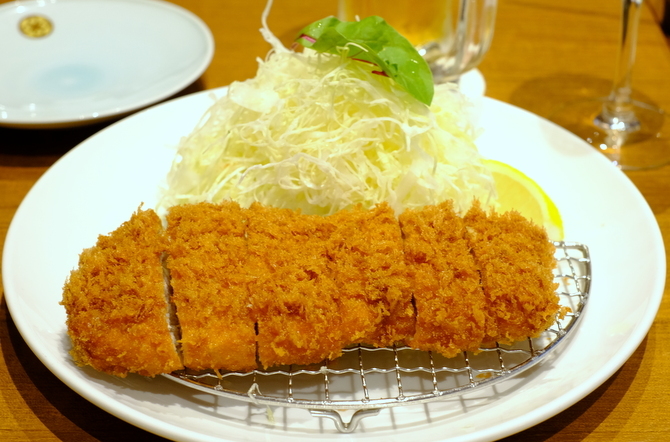 「”とんかつ、何番目から食べる?” 表参道 とんかつ まい泉」_a0000029_19253363.jpg