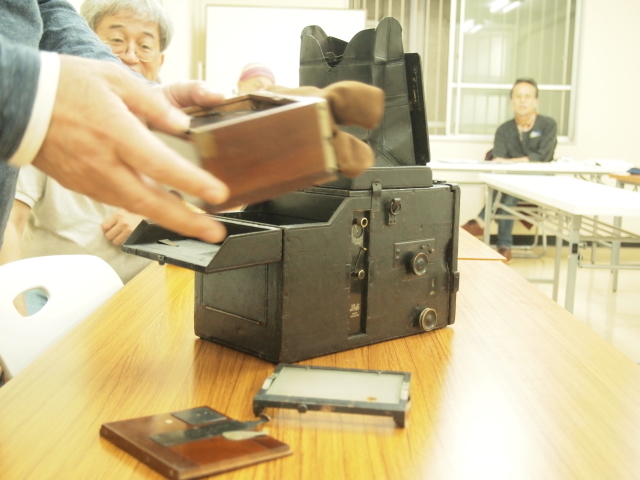 第20回 好きやねん大阪カメラ倶楽部 例会報告 今月のテーマ トイカメ 変カメ_d0138130_03535761.jpg