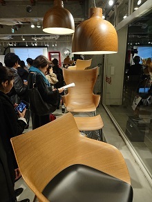 3D 成型べニアで作られたチェア!_d0091909_17120013.jpg