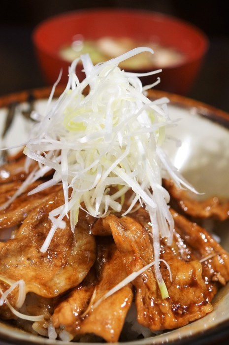 ■簡単5分!!【豚丼】「モランボン豚丼のタレ」使いで即!美味しいです^0^_b0033423_23364099.jpg