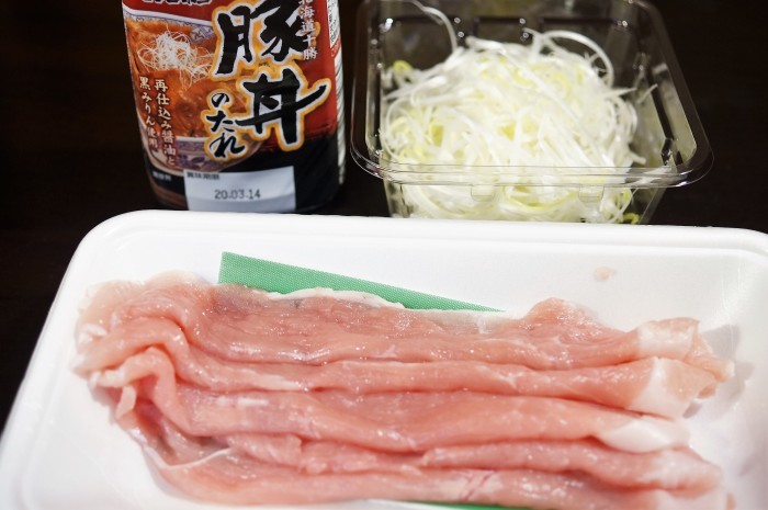 ■簡単５分！！【豚丼】「モランボン豚丼のタレ」使いで即！美味しいです＾０＾_b0033423_23395208.jpg