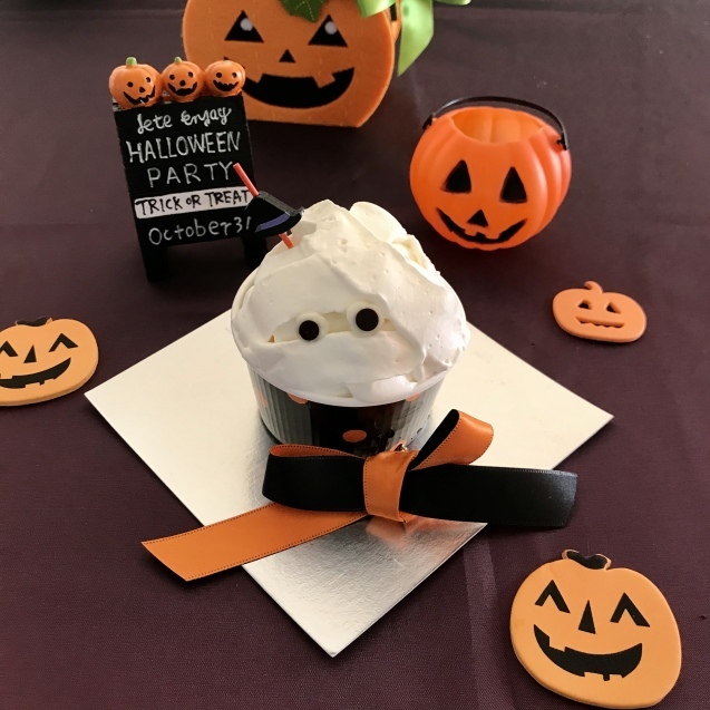 ハロウインに・・ミイラ男のカップケーキ☆_e0141159_14382326.jpeg