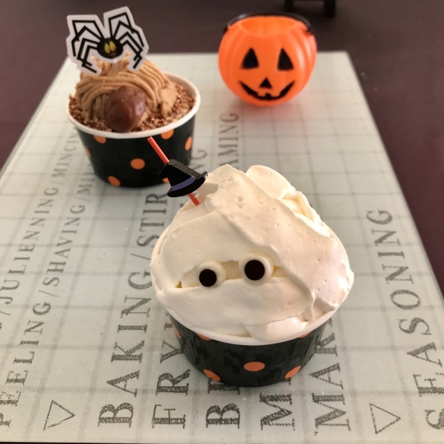 ハロウインに・・ミイラ男のカップケーキ☆_e0141159_14385479.jpeg