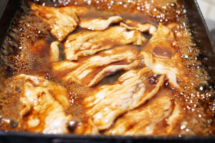 ■簡単５分！！【豚丼】「モランボン豚丼のタレ」使いで即！美味しいです＾０＾_b0033423_00033762.jpg