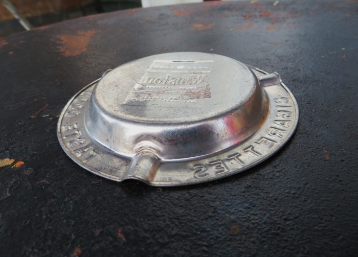 Vintage Winston Ash Tray_e0187362_11114022.jpg