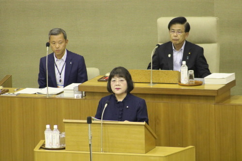 2019年9月議会報告 中道浪子議員は共産党市議団を代表して、12議案中9議案に反対し討論を行いました。_e0258493_13510392.jpg